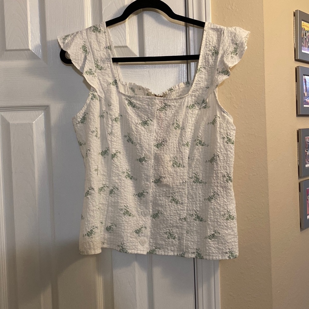 NWT Cremeux White and Green Smocked Blouse With Flutter Sleeves - Size Large